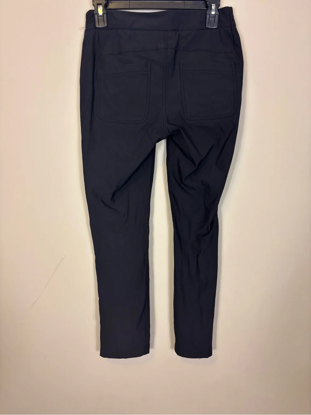 Athleta Black Zip-Detail Pockets and Bottom Performance Pants Women’s 4
